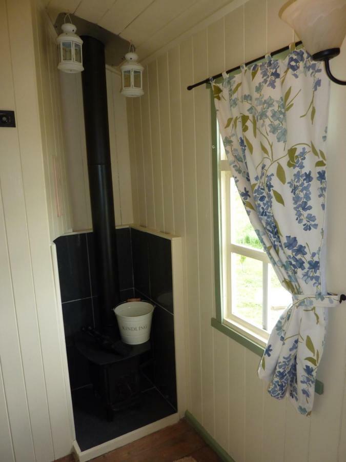 The Buteland Stop Rosie Off Grid Shepherds Hut Bellingham Kültér fotó